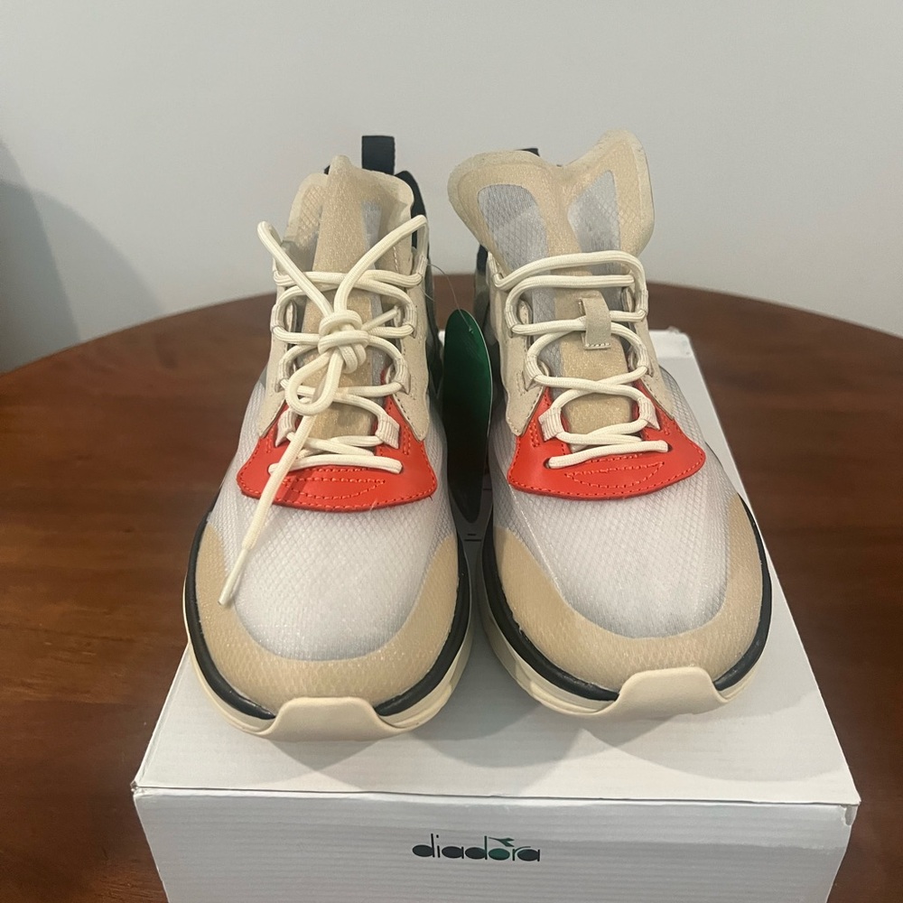 Deodoria Men’s 9.5 Sneakers